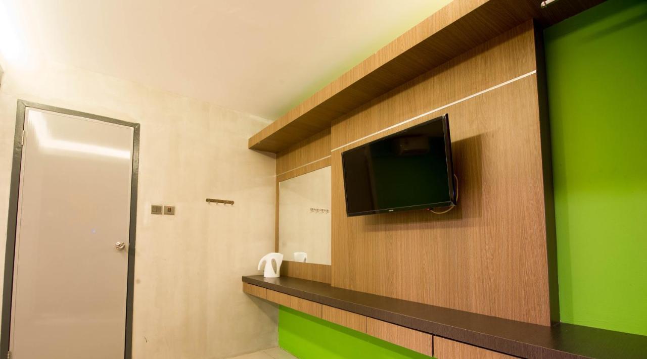 Monaco Boutique Hotel Sadong Jaya Kota Kinabalu Exteriör bild